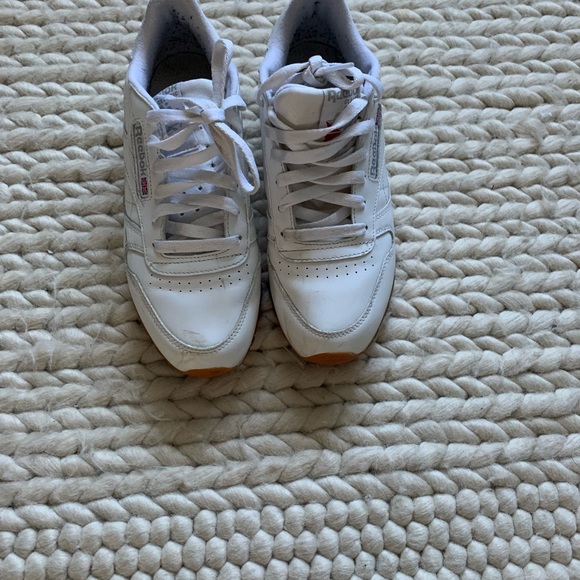 Size 8 old school Reebox - Picture 4 of 4